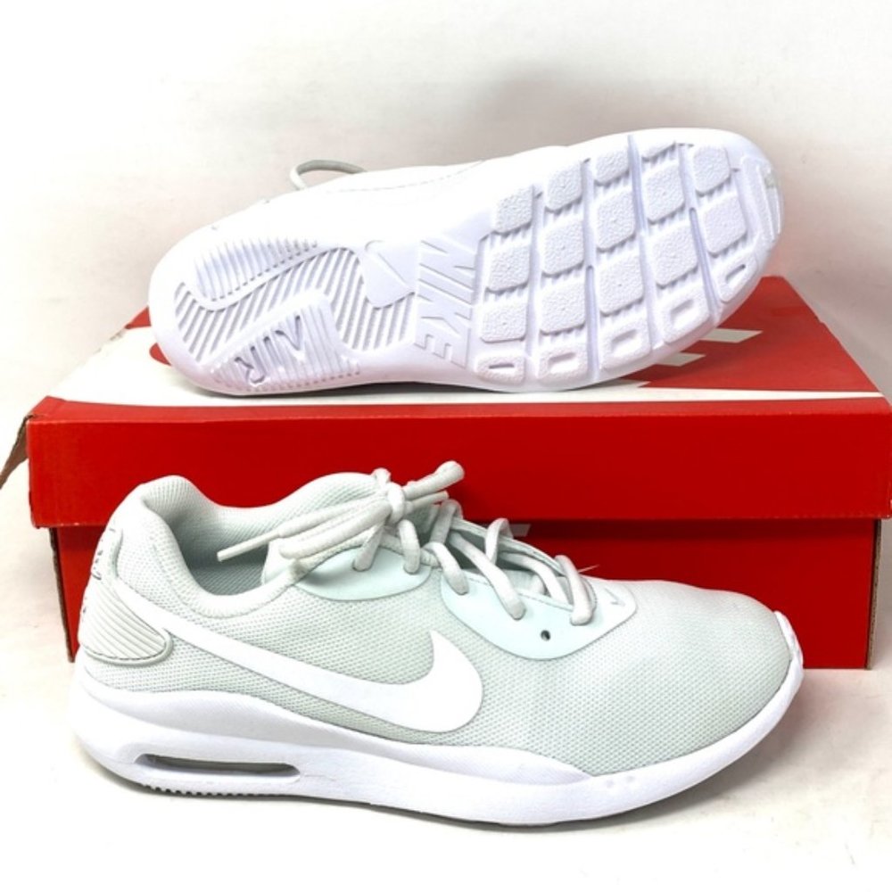 Nike Air Max Oketo Shoe Mesh Women's Green White Sneakers AQ2231 400 - Picture 3 of 10